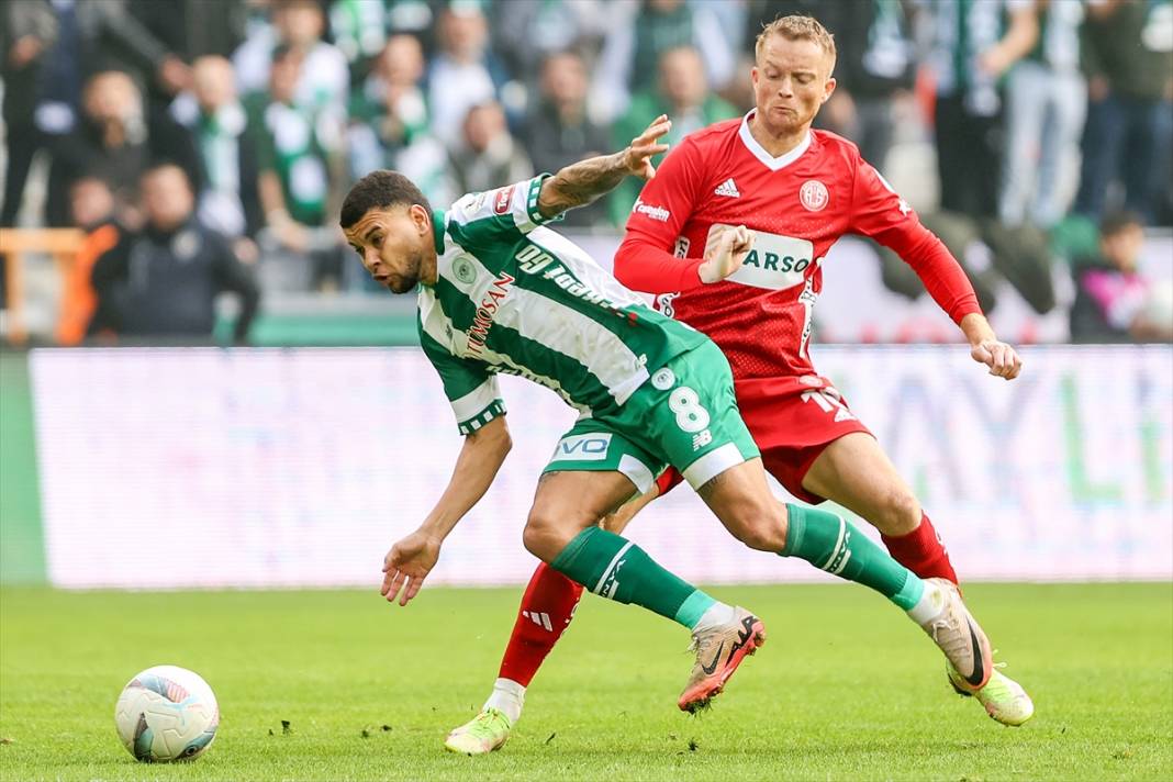 Olaylı biten Konyaspor – Antalyaspor maçından kareler 1